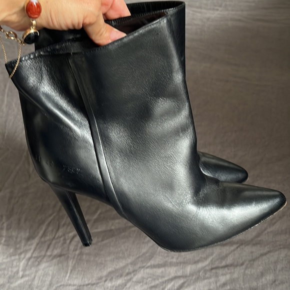 Women by Common Projects Italian Leather  Size 7 - Picture 10 of 11